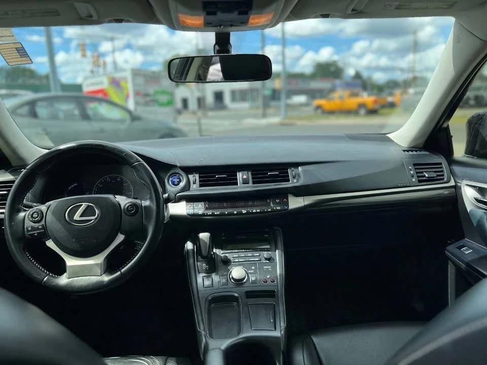 2014 Lexus CT - Image 19 of 20