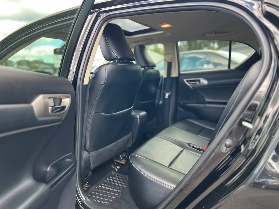 2014 Lexus CT - Image 13 of 20