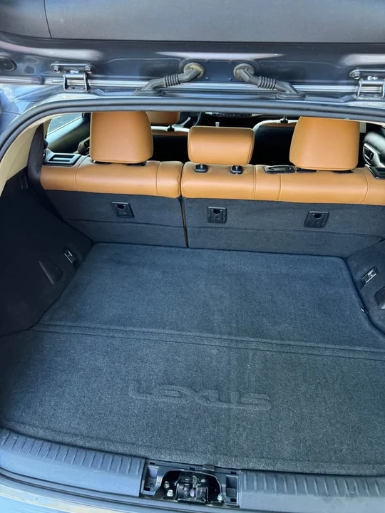 2014 Lexus CT - Image 11 of 16