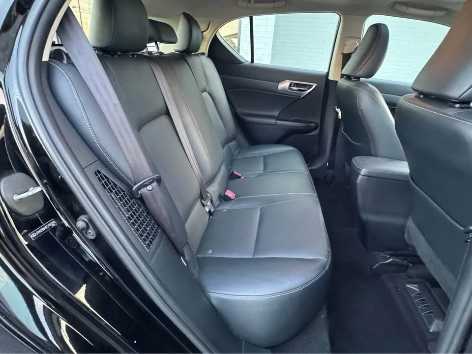 2014 Lexus CT - Image 19 of 20
