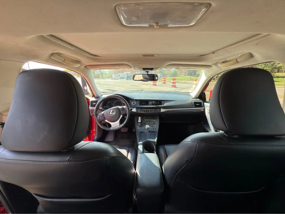 2014 Lexus CT - Image 9 of 12