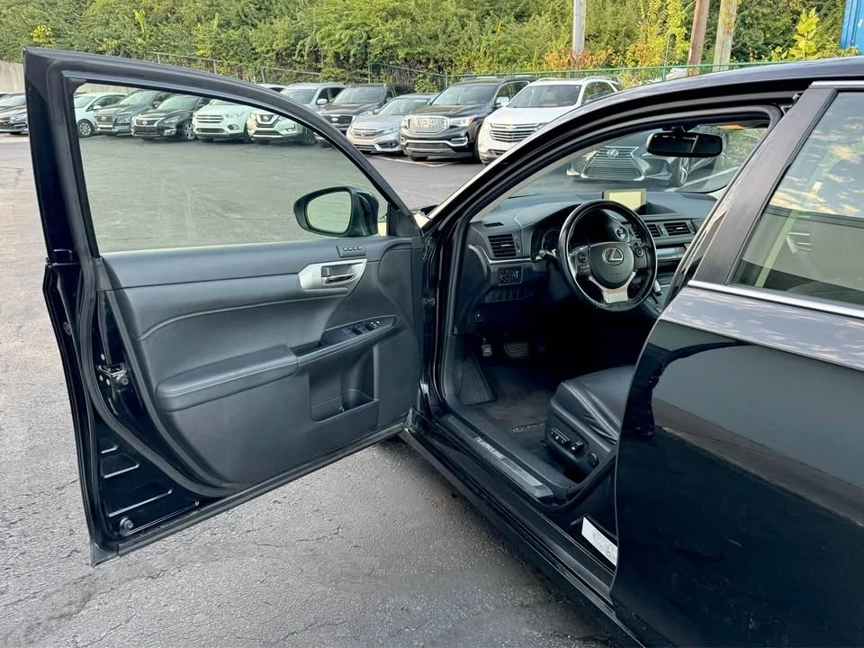 2014 Lexus CT - Image 9 of 20