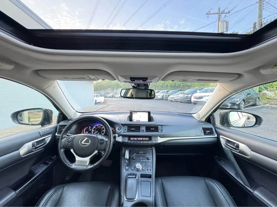 2014 Lexus CT - Image 15 of 20