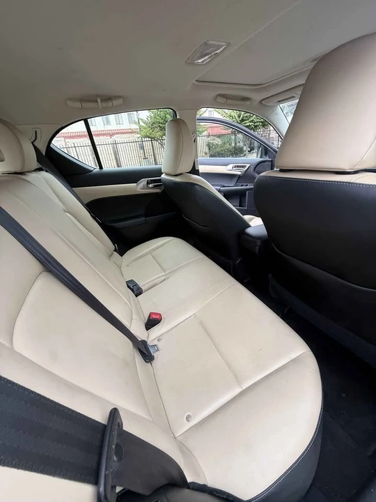 2014 Lexus CT - Image 13 of 16