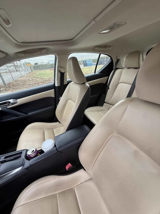 2014 Lexus CT - Image 9 of 16