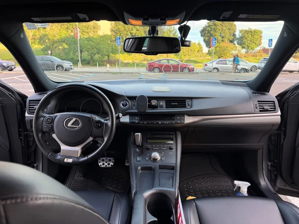 2014 Lexus CT - Image 9 of 19