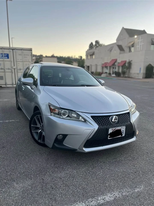 2014 Lexus CT - Image 2 of 16