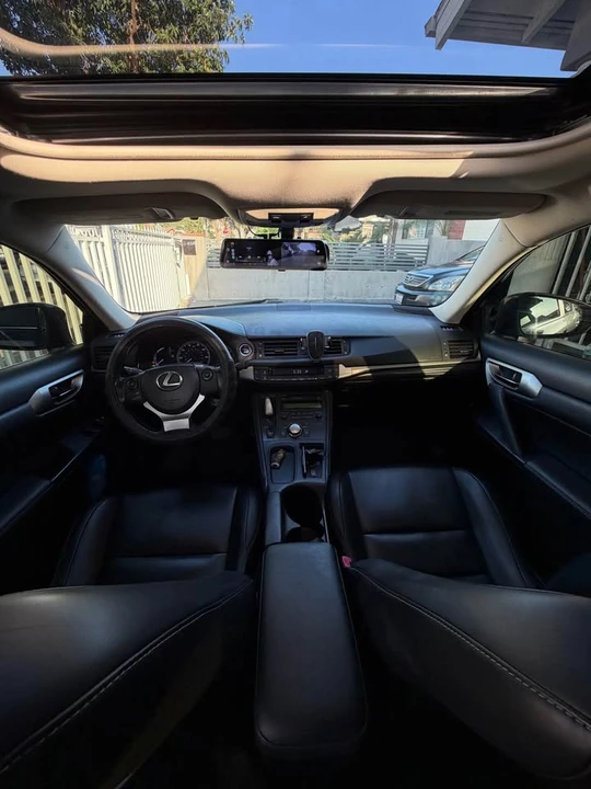 2014 Lexus CT - Image 9 of 11