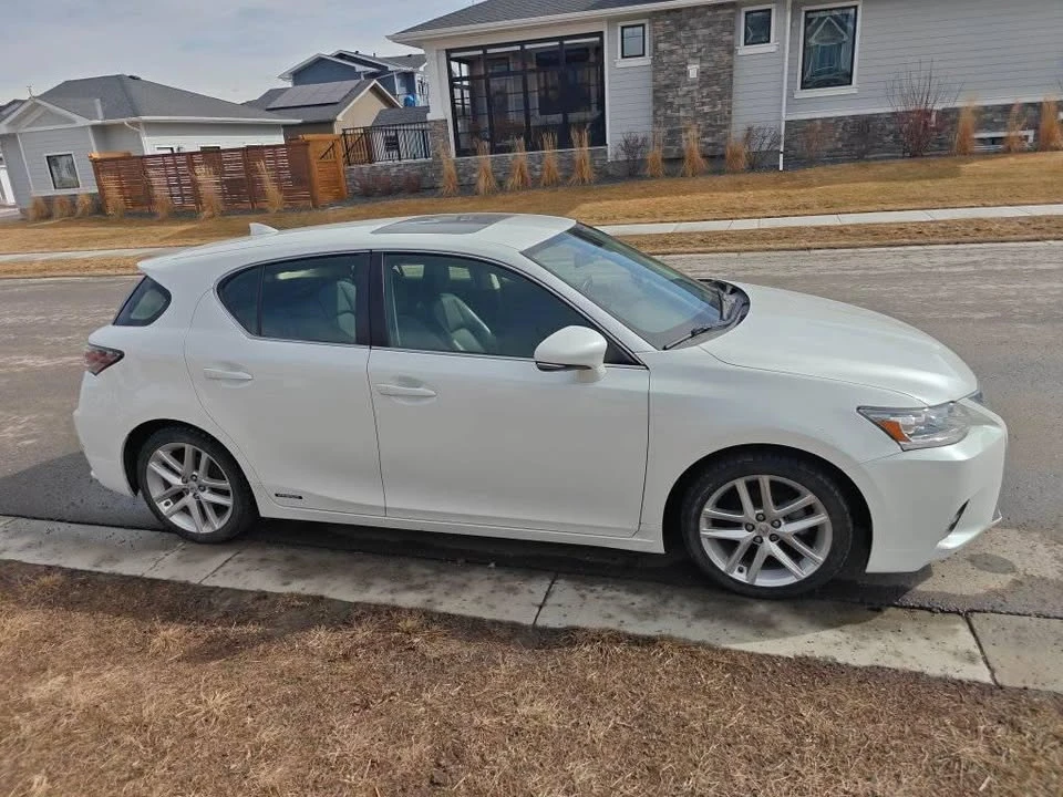 2014 Lexus CT - Image 3 of 4