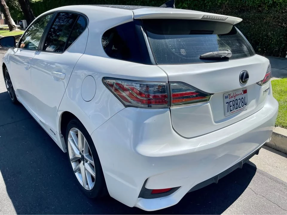 2014 Lexus CT - Image 2 of 11