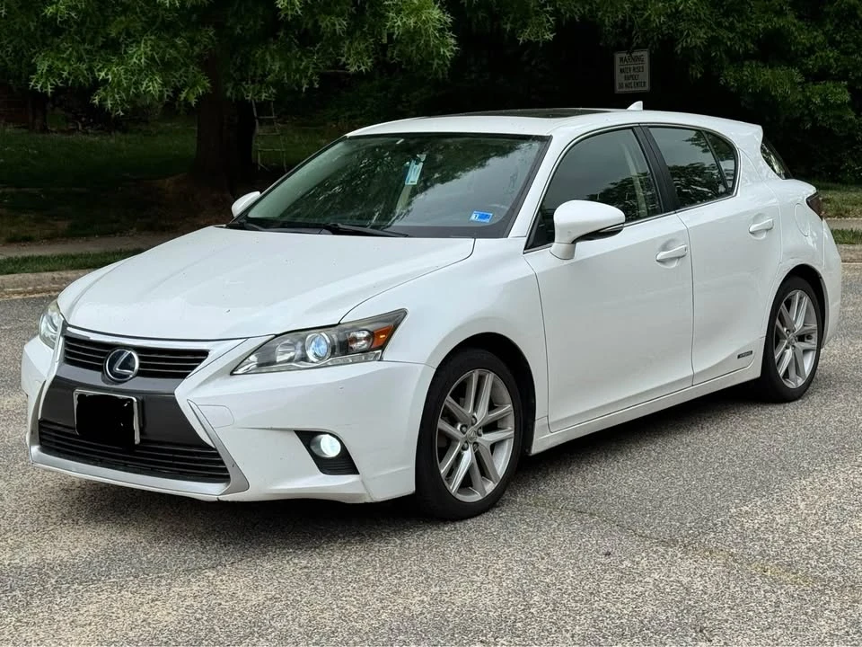 2014 Lexus CT - Image 2 of 15