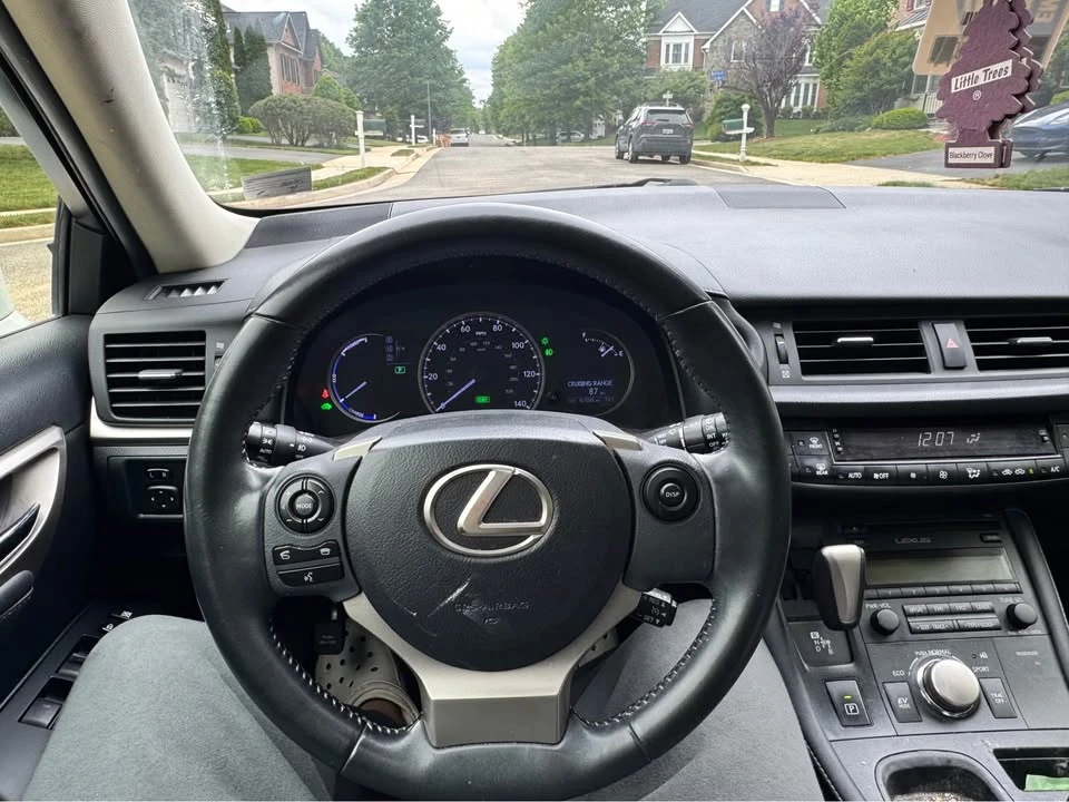 2014 Lexus CT - Image 9 of 15
