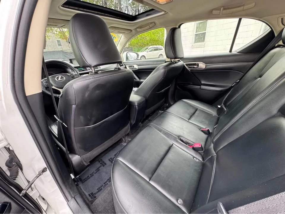 2014 Lexus CT - Image 13 of 20