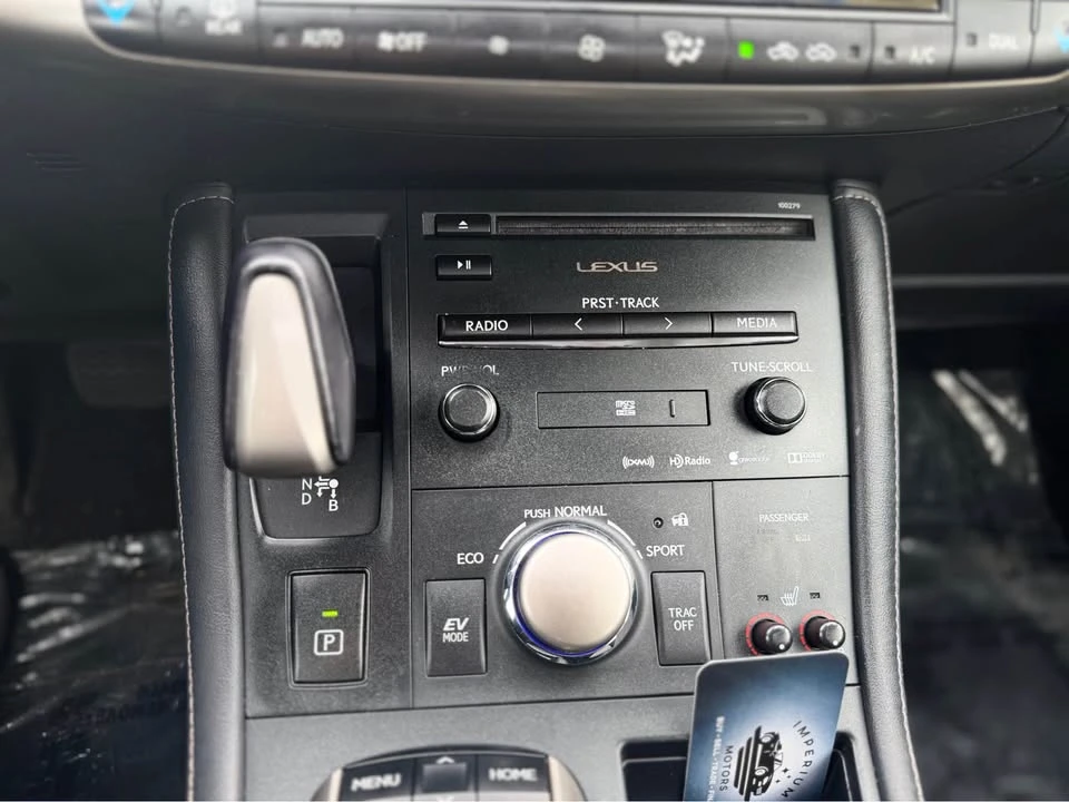 2014 Lexus CT - Image 19 of 20