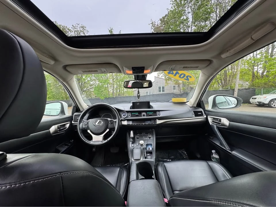 2014 Lexus CT - Image 10 of 20