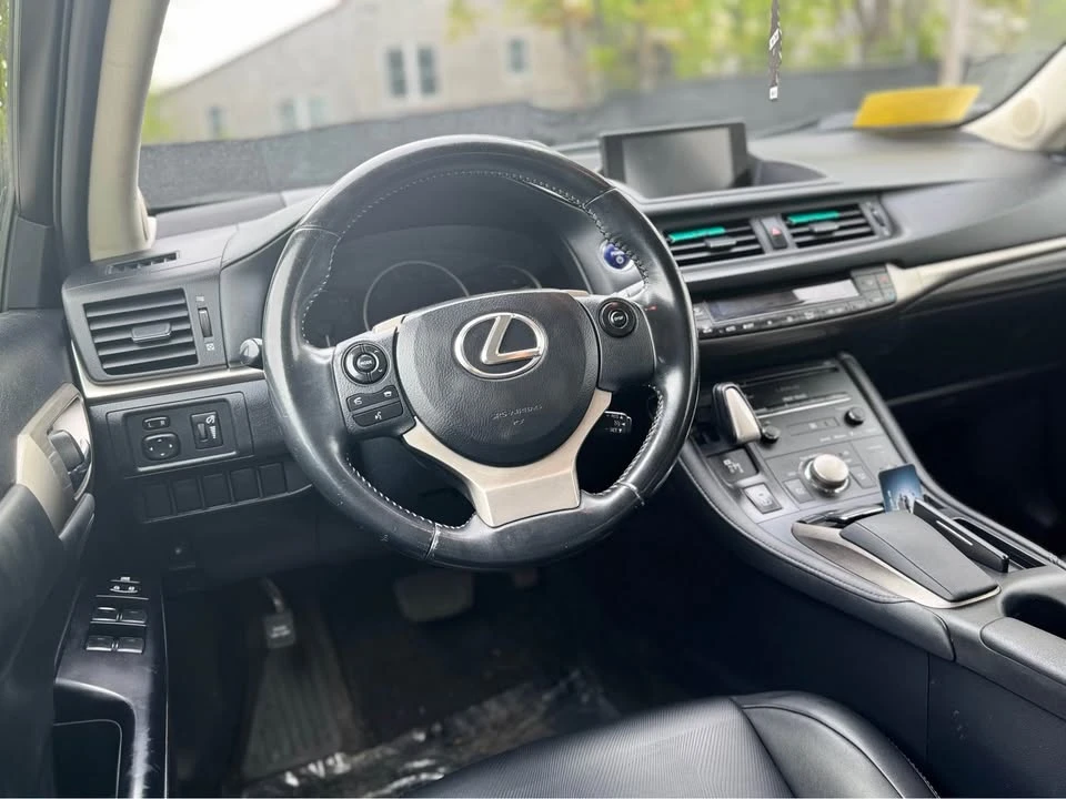 2014 Lexus CT - Image 9 of 20