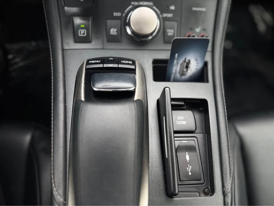 2014 Lexus CT - Image 18 of 20