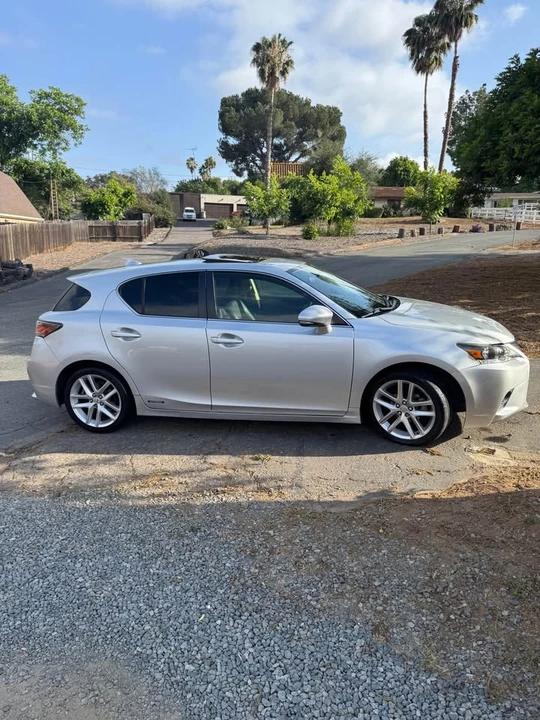 2014 Lexus CT - Image 18 of 19