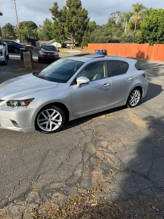2014 Lexus CT - Image 2 of 19