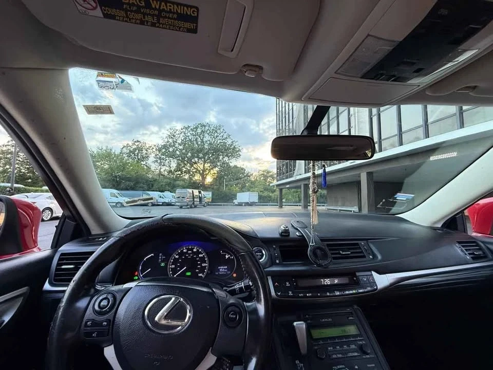 2014 Lexus CT - Image 10 of 12