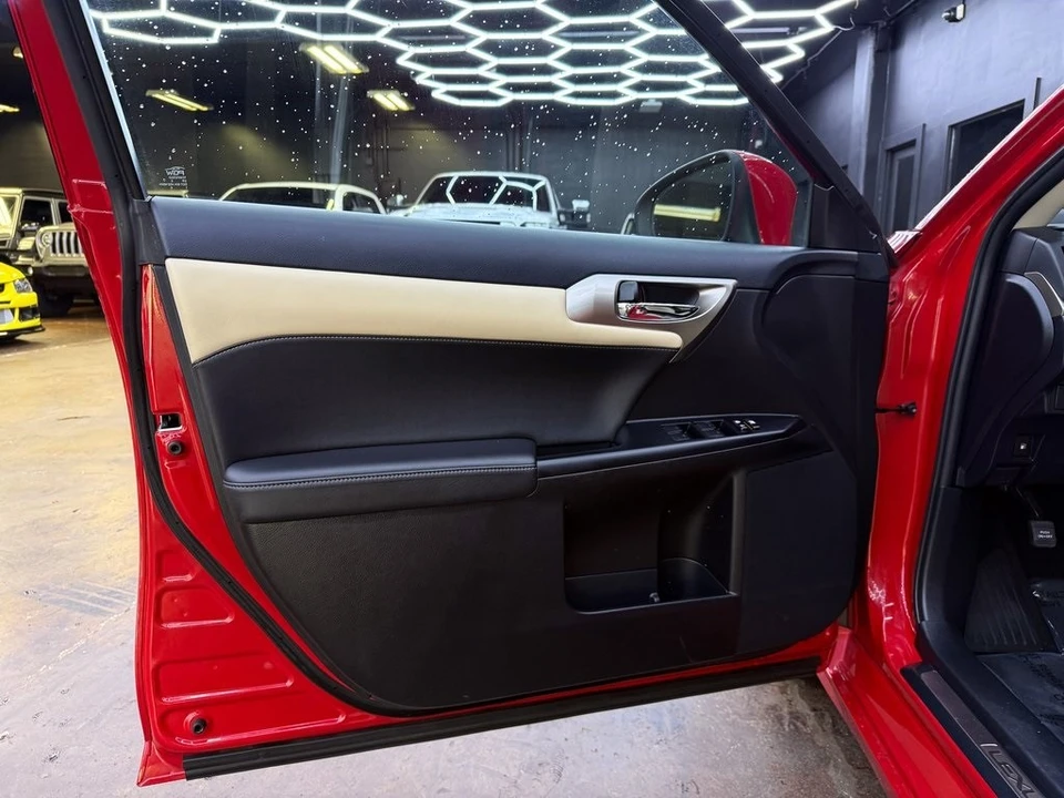 2014 Lexus CT - Image 12 of 12
