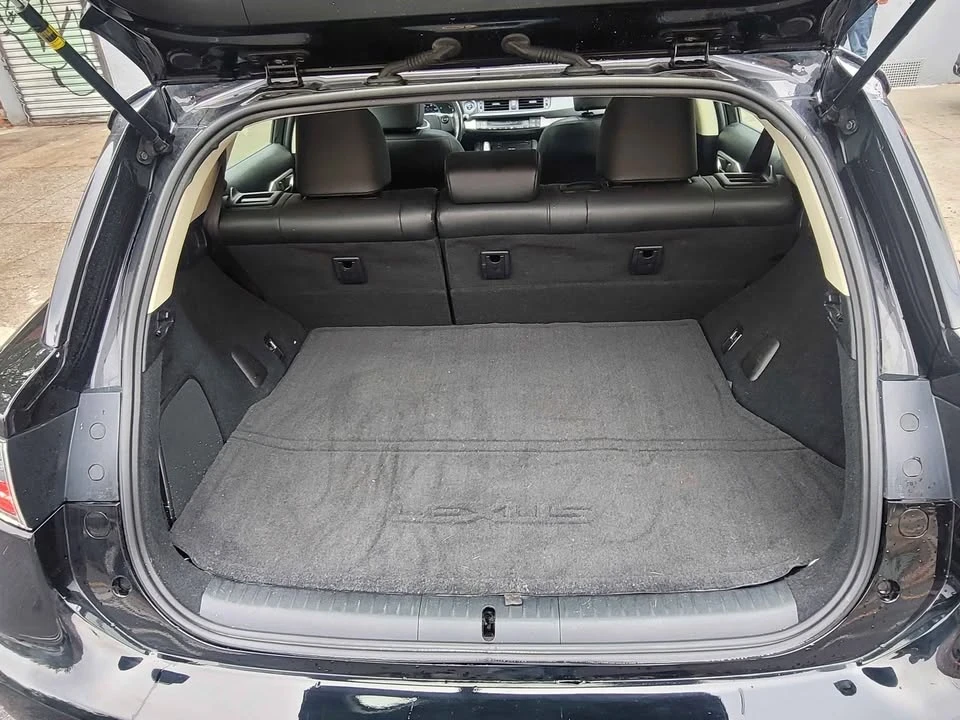 2014 Lexus CT - Image 8 of 14