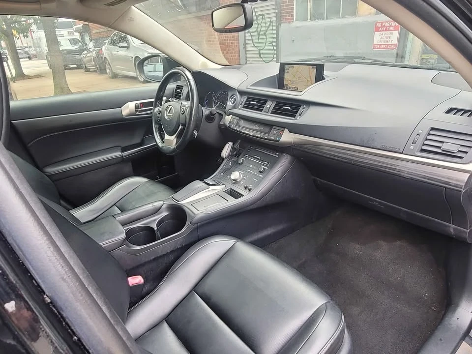 2014 Lexus CT - Image 9 of 14