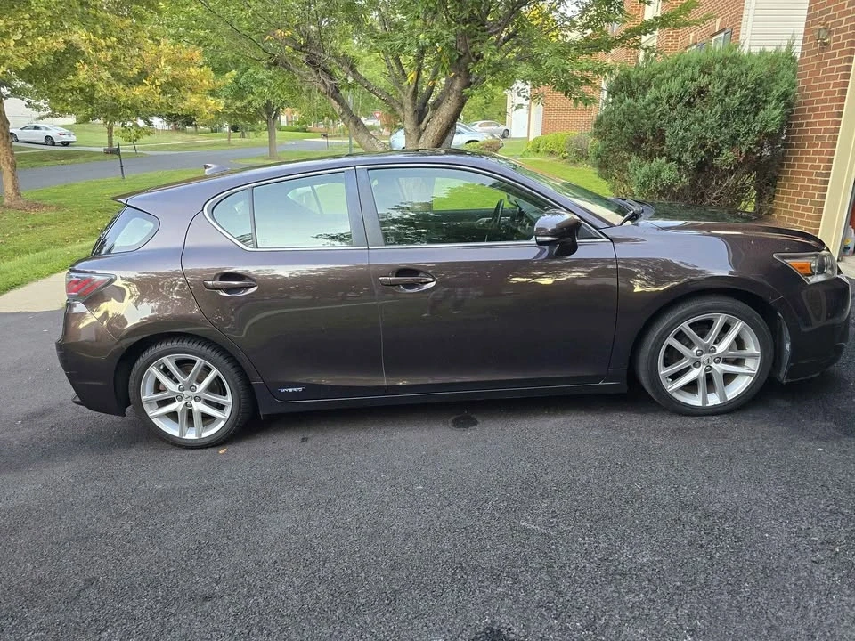 2014 Lexus CT - Image 10 of 13