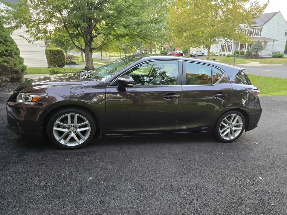 2014 Lexus CT - Image 11 of 13