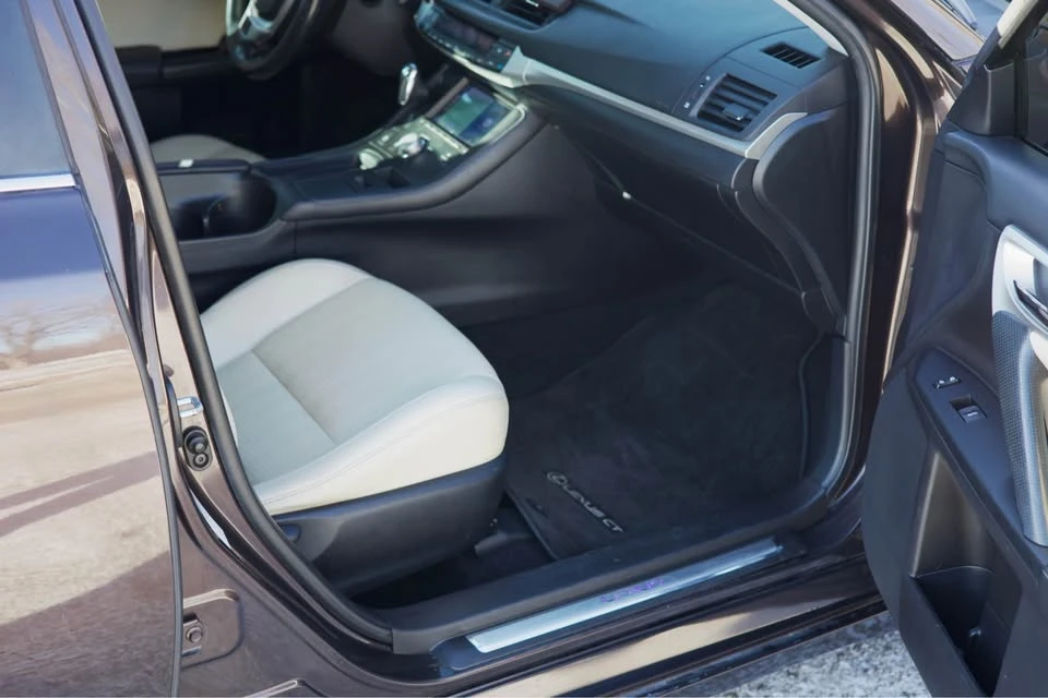 2014 Lexus CT - Image 5 of 5