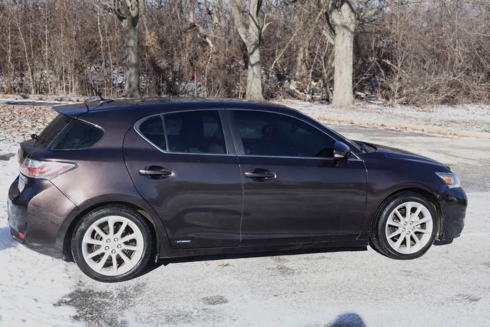 2014 Lexus CT - Image 2 of 5