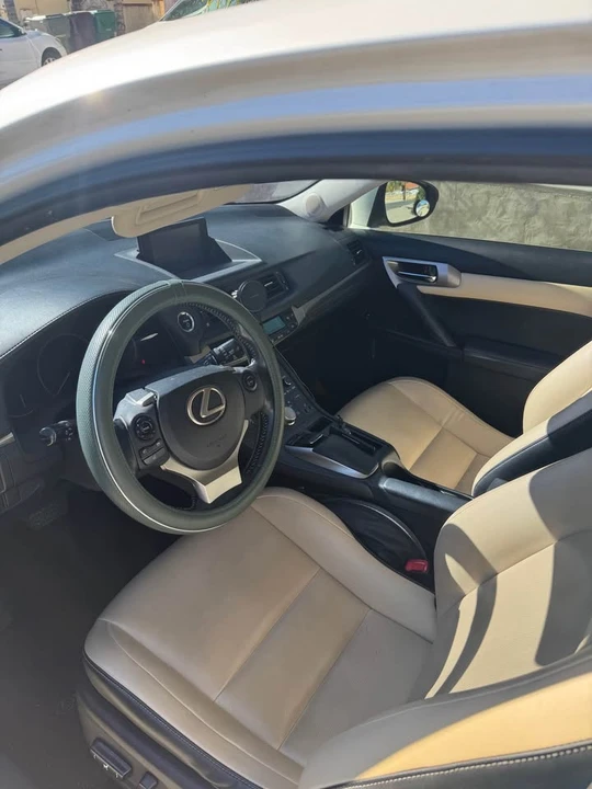 2014 Lexus CT - Image 3 of 8