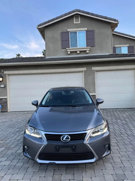 2014 Lexus CT - Image 2 of 17