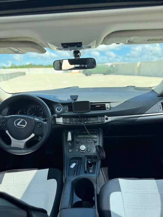 2014 Lexus CT - Image 7 of 20