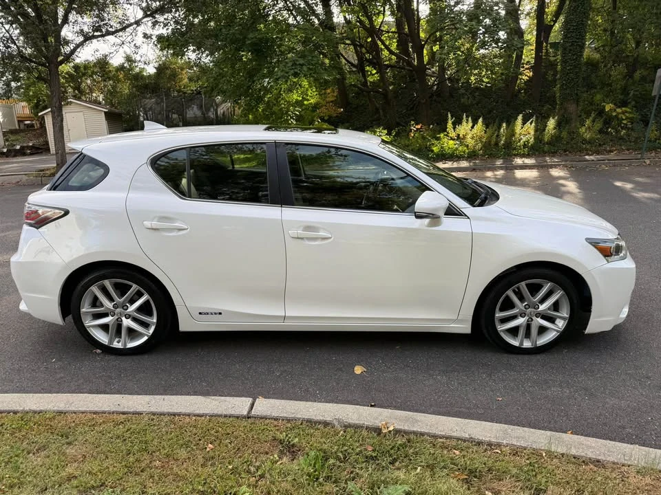 2014 Lexus CT - Image 5 of 10