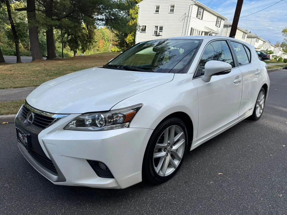 2014 Lexus CT - Image 2 of 10