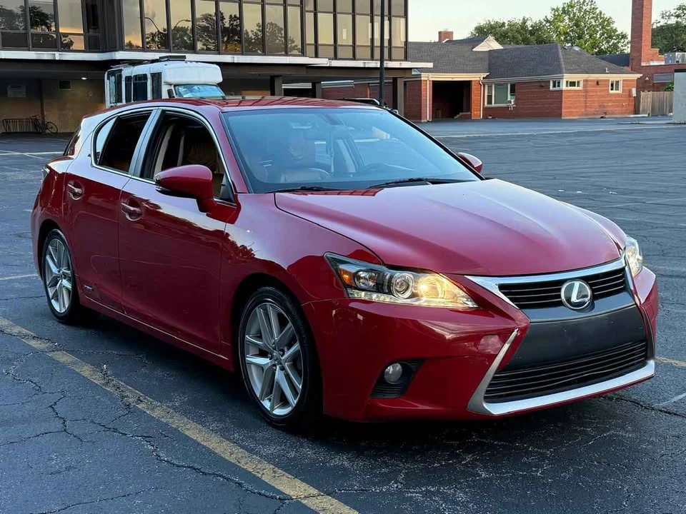 2014 Lexus CT - Image 2 of 12