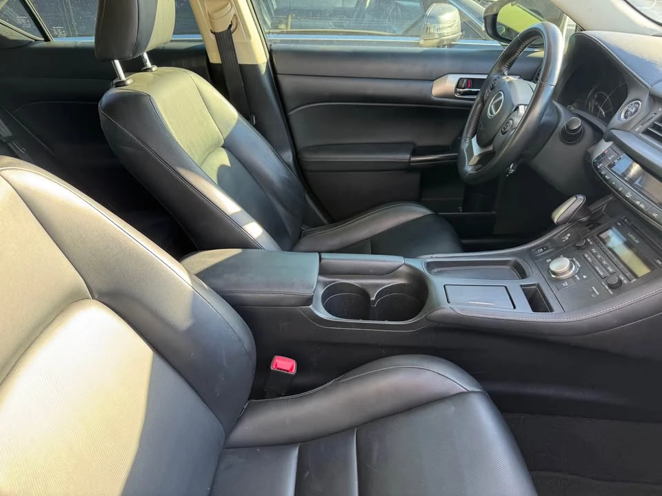 2014 Lexus CT - Image 8 of 10