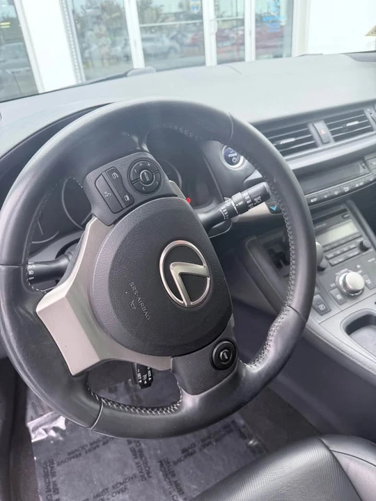 2014 Lexus CT - Image 3 of 5