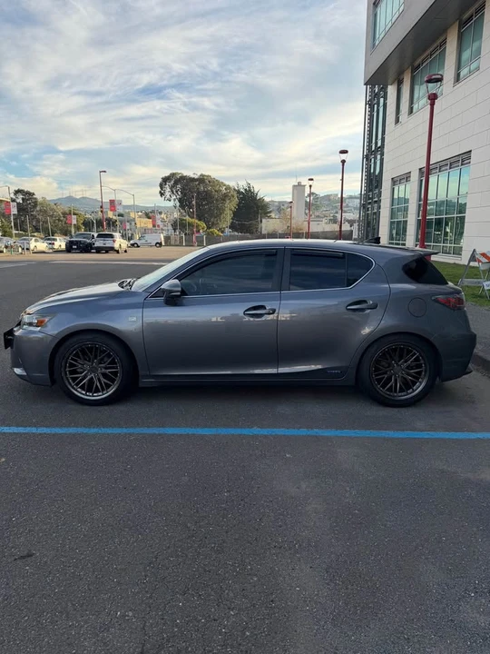 2014 Lexus CT - Image 2 of 19