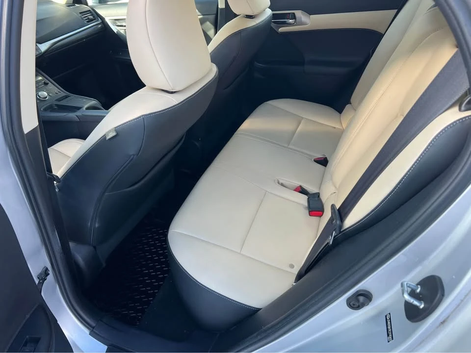 2014 Lexus CT - Image 10 of 16