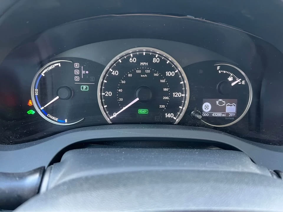 2014 Lexus CT - Image 13 of 16