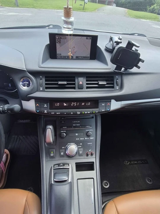 2014 Lexus CT - Image 14 of 20
