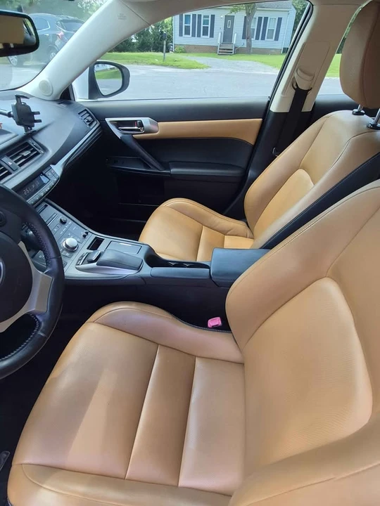 2014 Lexus CT - Image 13 of 20