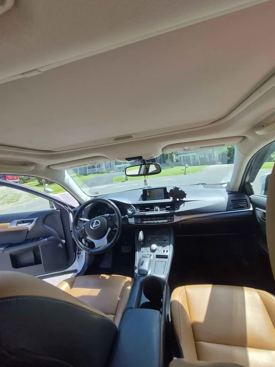 2014 Lexus CT - Image 17 of 20