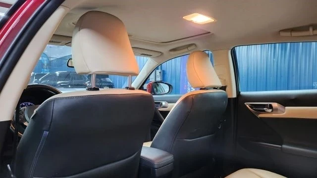 2014 Lexus CT - Image 18 of 21