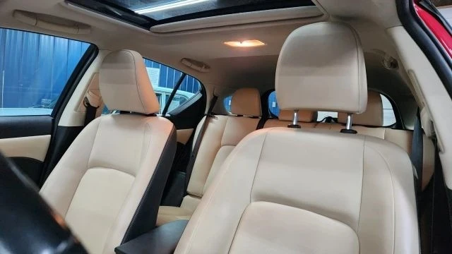 2014 Lexus CT - Image 9 of 12