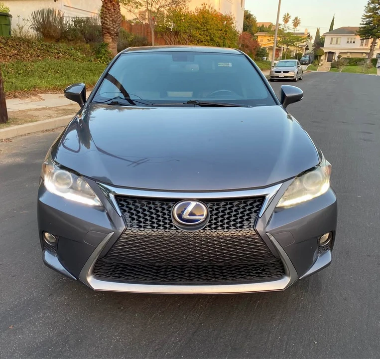 2014 Lexus CT - Image 2 of 12
