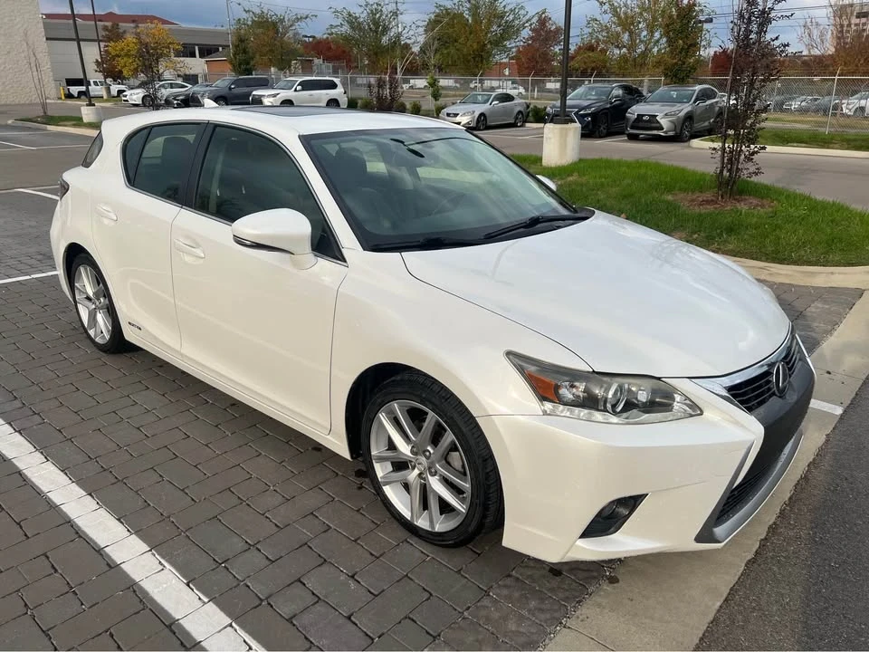 2014 Lexus CT - Image 2 of 6