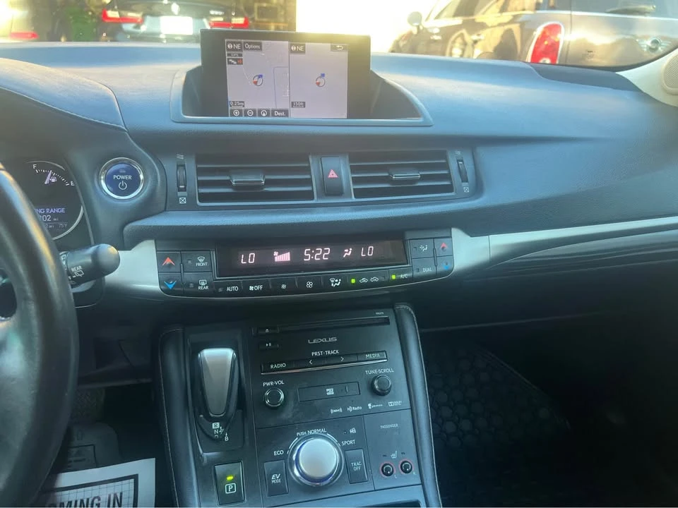 2014 Lexus CT - Image 7 of 10